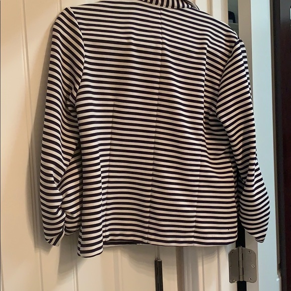 Blue and white stripes Blazer🛍 - Picture 4 of 4